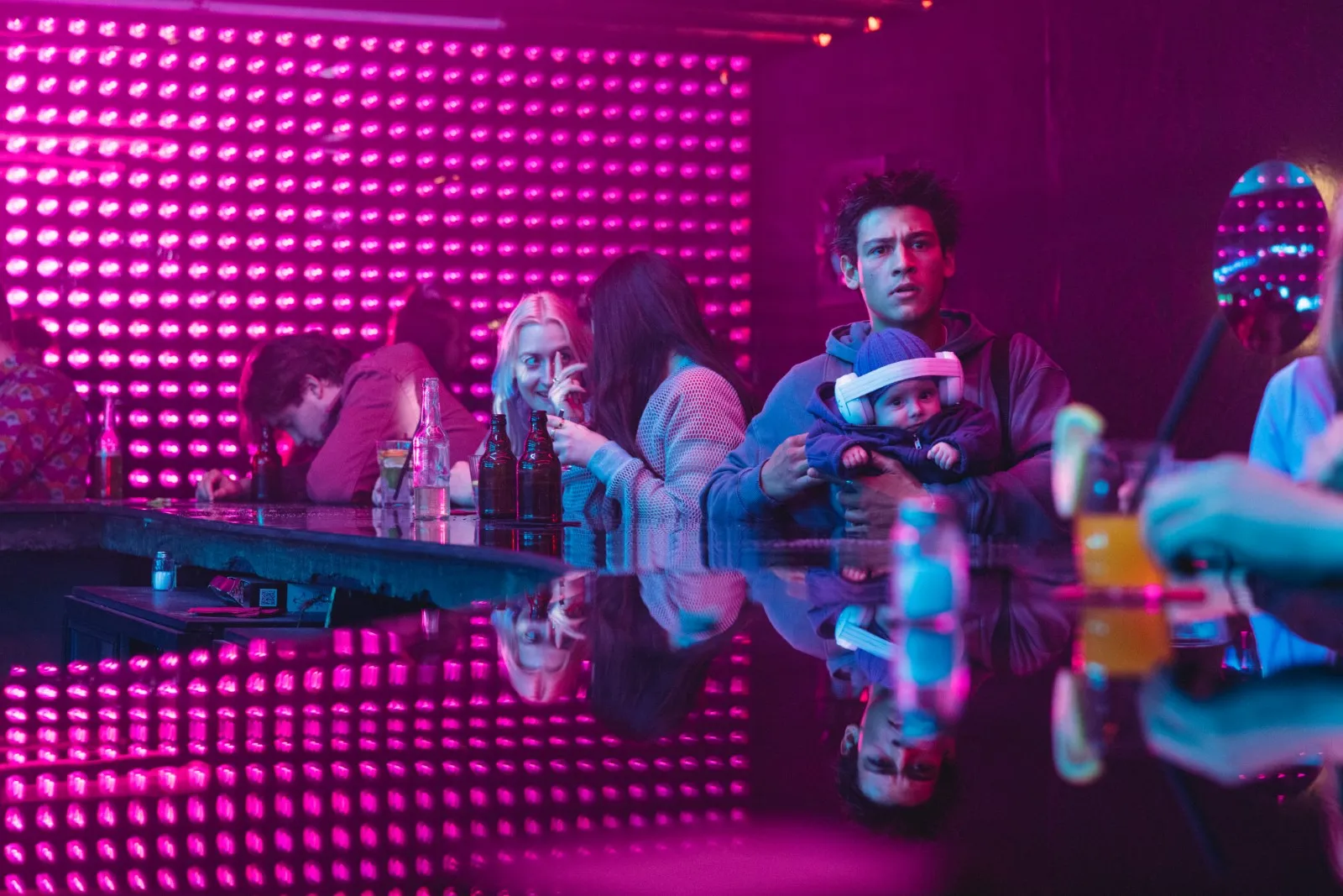 One Night Off — Bild 3